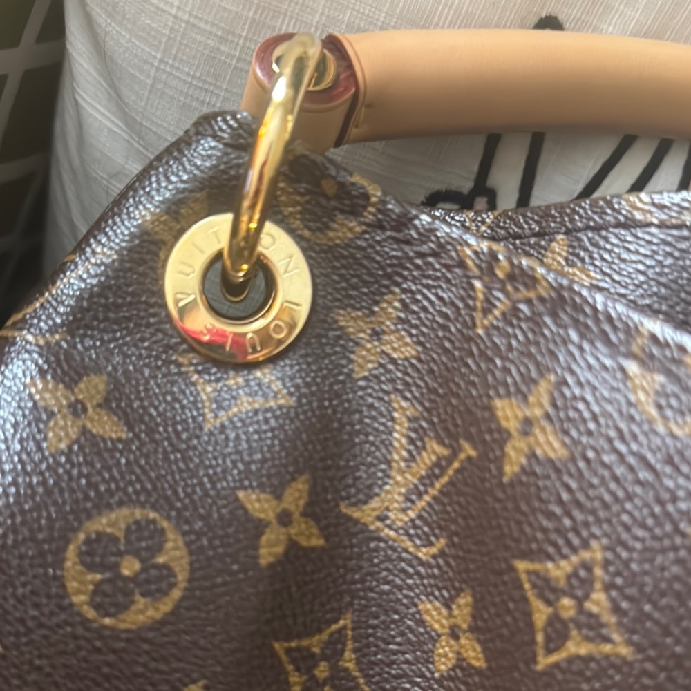 Louis Vuitton  GM Artsy - Picture 6 of 17